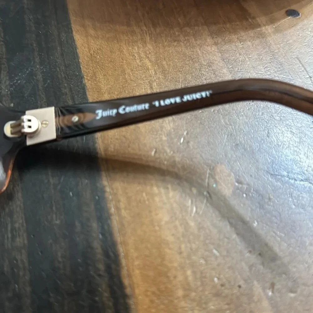 JUICY COUTURE “SHADES OF COUTURE” SUNGLASSES. NWOT 0101
